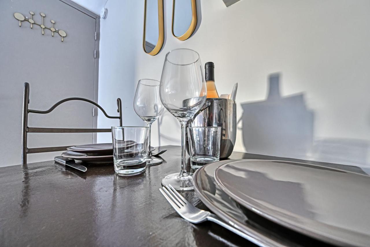 Au Coeur Des Papes, Dans Batisse De Charme Studios & Appartements En Coeur De Ville อาวีญง ภายนอก รูปภาพ