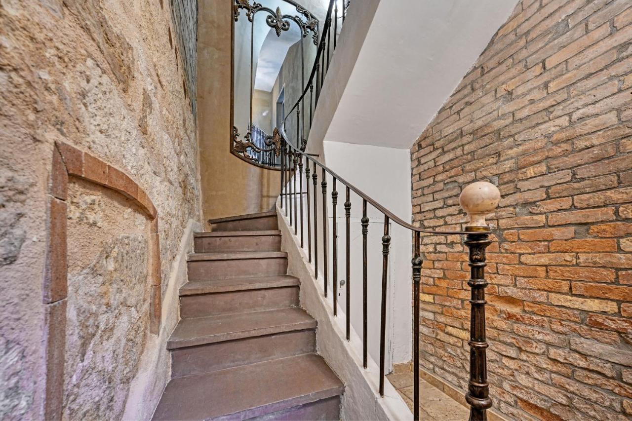 Au Coeur Des Papes, Dans Batisse De Charme Studios & Appartements En Coeur De Ville อาวีญง ภายนอก รูปภาพ