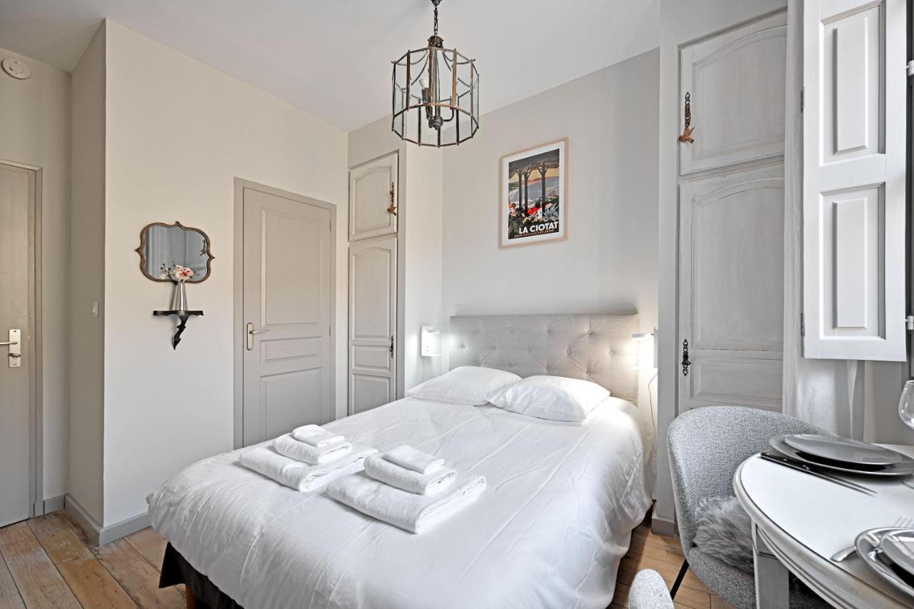 Au Coeur Des Papes, Dans Batisse De Charme Studios & Appartements En Coeur De Ville อาวีญง ภายนอก รูปภาพ