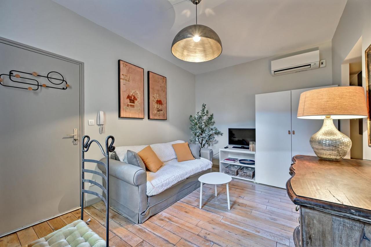 Au Coeur Des Papes, Dans Batisse De Charme Studios & Appartements En Coeur De Ville อาวีญง ภายนอก รูปภาพ