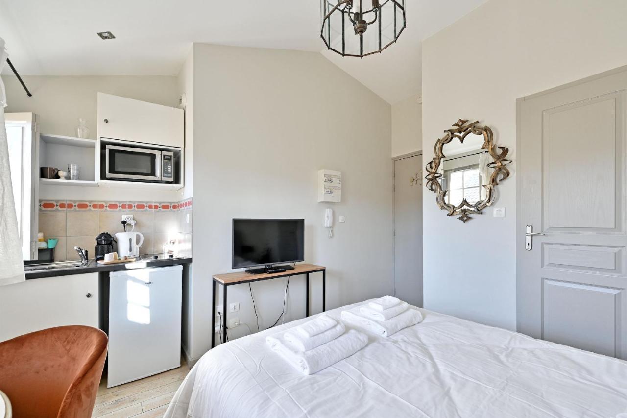Au Coeur Des Papes, Dans Batisse De Charme Studios & Appartements En Coeur De Ville อาวีญง ภายนอก รูปภาพ