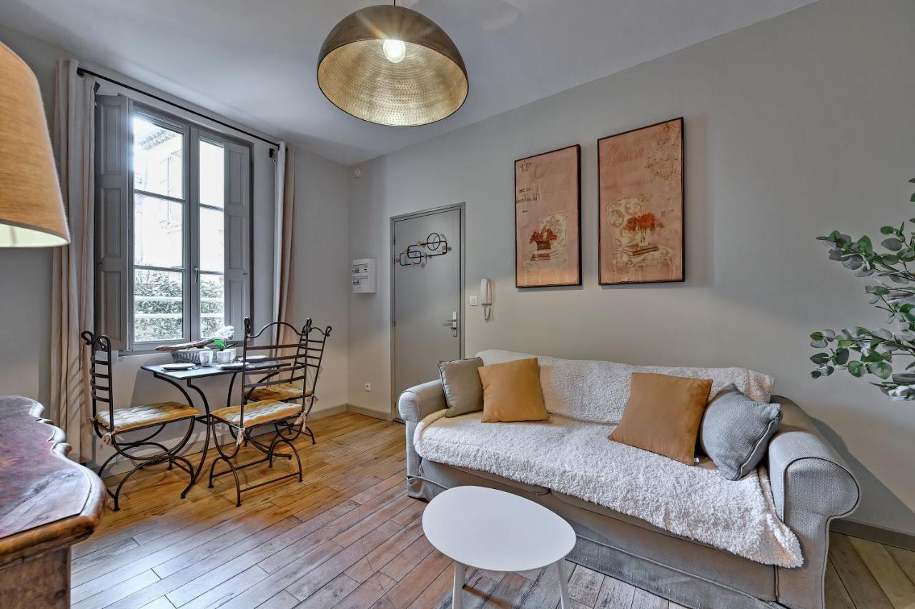 Au Coeur Des Papes, Dans Batisse De Charme Studios & Appartements En Coeur De Ville อาวีญง ภายนอก รูปภาพ