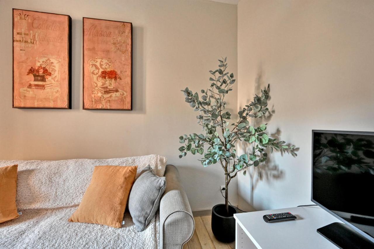 Au Coeur Des Papes, Dans Batisse De Charme Studios & Appartements En Coeur De Ville อาวีญง ภายนอก รูปภาพ