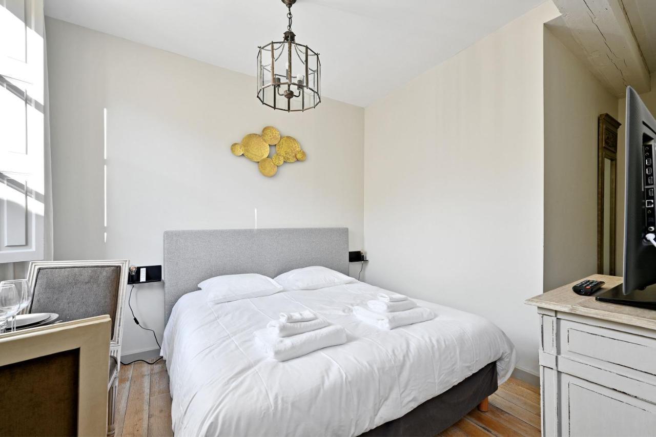 Au Coeur Des Papes, Dans Batisse De Charme Studios & Appartements En Coeur De Ville อาวีญง ภายนอก รูปภาพ