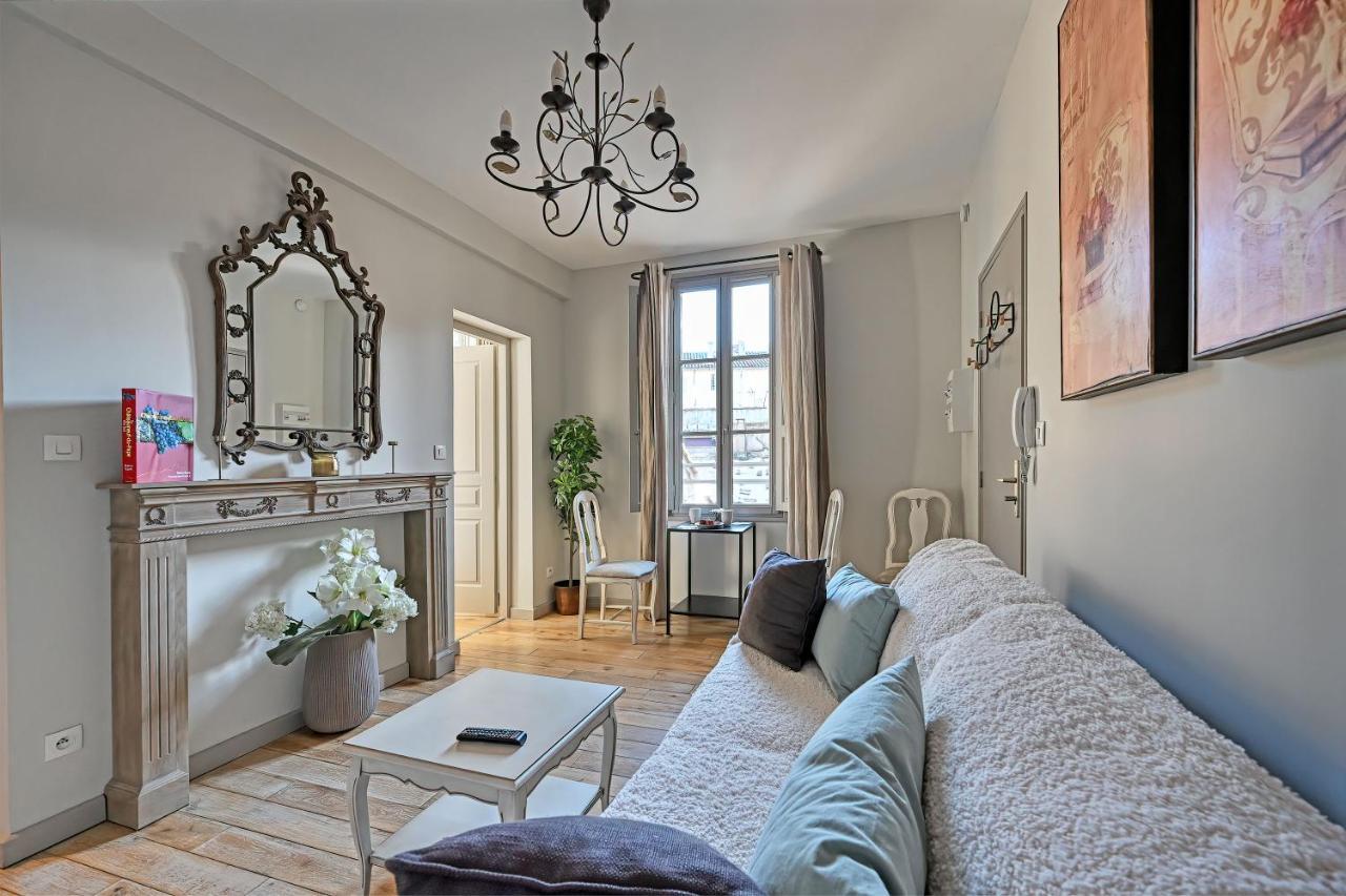 Au Coeur Des Papes, Dans Batisse De Charme Studios & Appartements En Coeur De Ville อาวีญง ภายนอก รูปภาพ