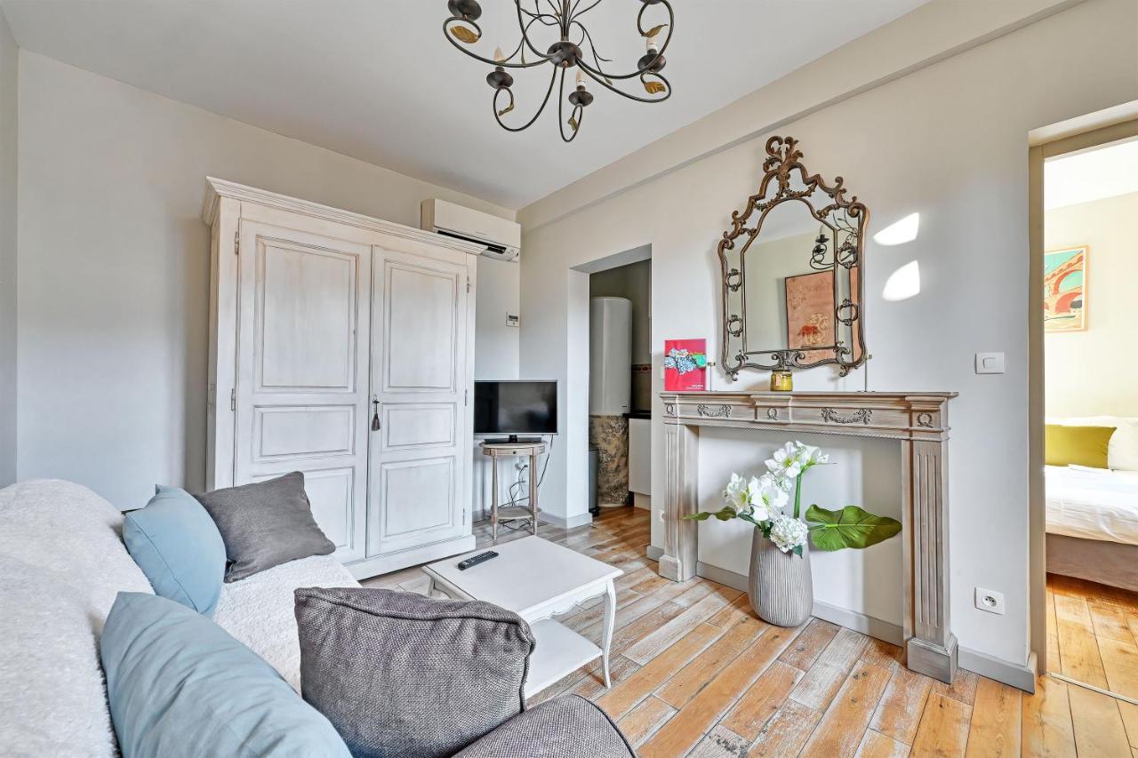 Au Coeur Des Papes, Dans Batisse De Charme Studios & Appartements En Coeur De Ville อาวีญง ภายนอก รูปภาพ