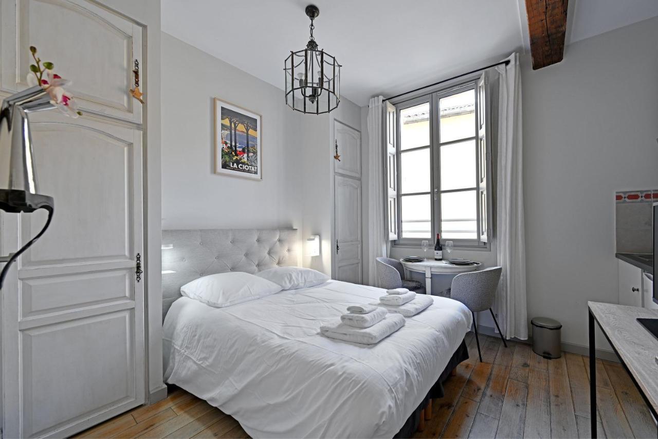 Au Coeur Des Papes, Dans Batisse De Charme Studios & Appartements En Coeur De Ville อาวีญง ภายนอก รูปภาพ