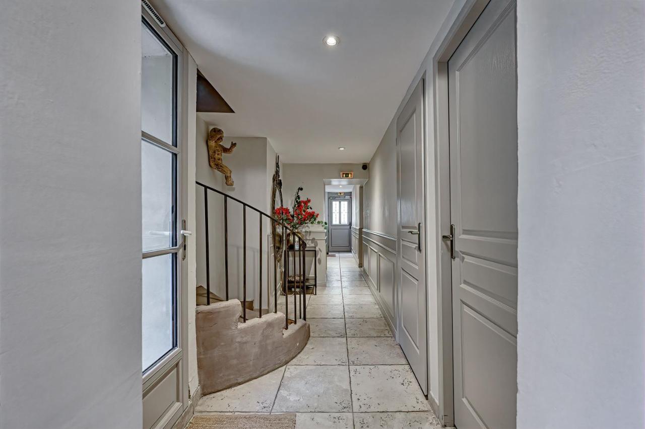 Au Coeur Des Papes, Dans Batisse De Charme Studios & Appartements En Coeur De Ville อาวีญง ภายนอก รูปภาพ