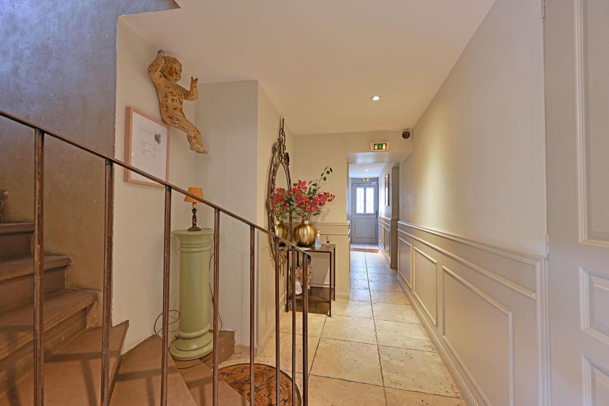 Au Coeur Des Papes, Dans Batisse De Charme Studios & Appartements En Coeur De Ville อาวีญง ภายนอก รูปภาพ