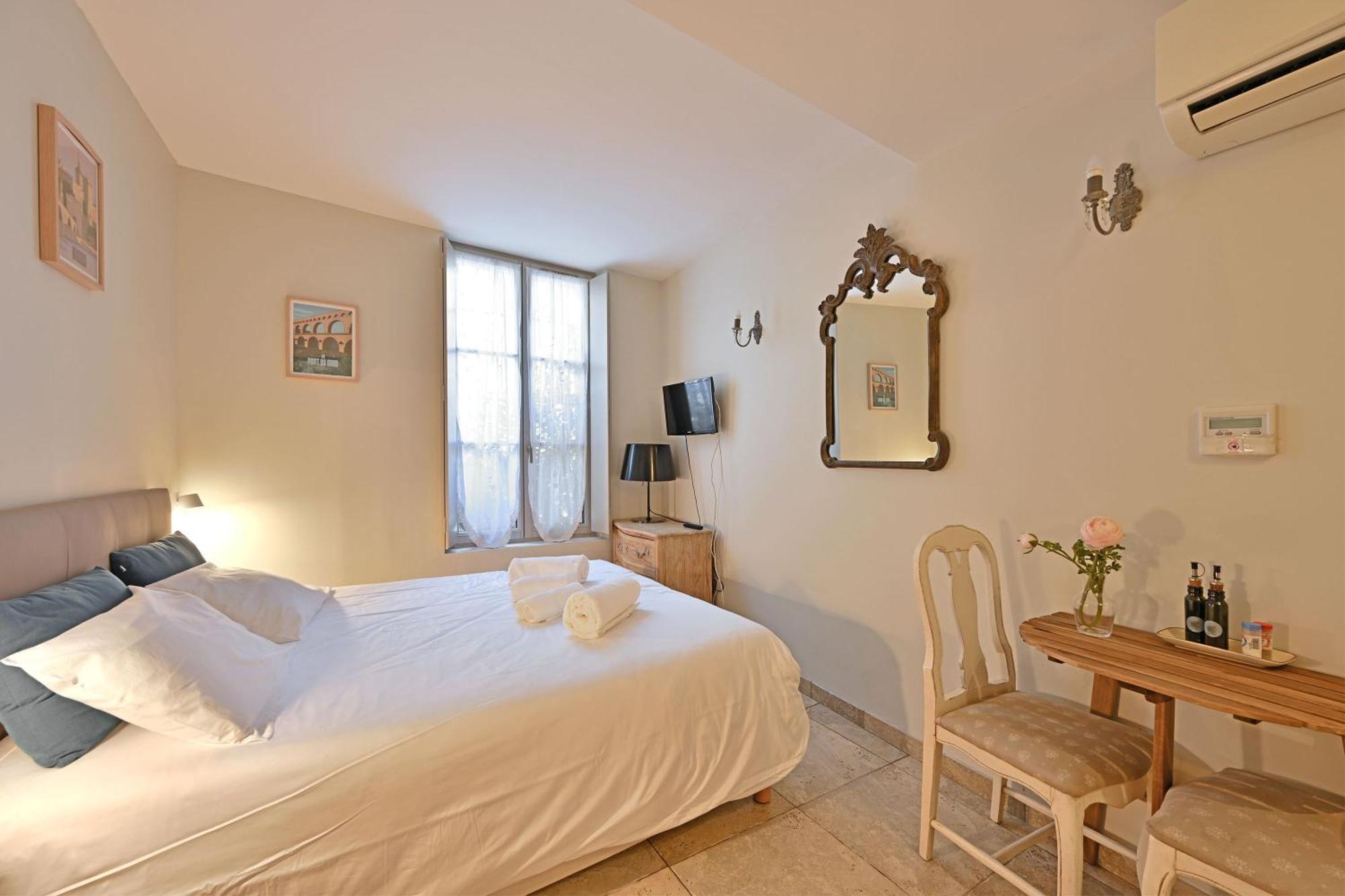 Au Coeur Des Papes, Dans Batisse De Charme Studios & Appartements En Coeur De Ville อาวีญง ภายนอก รูปภาพ