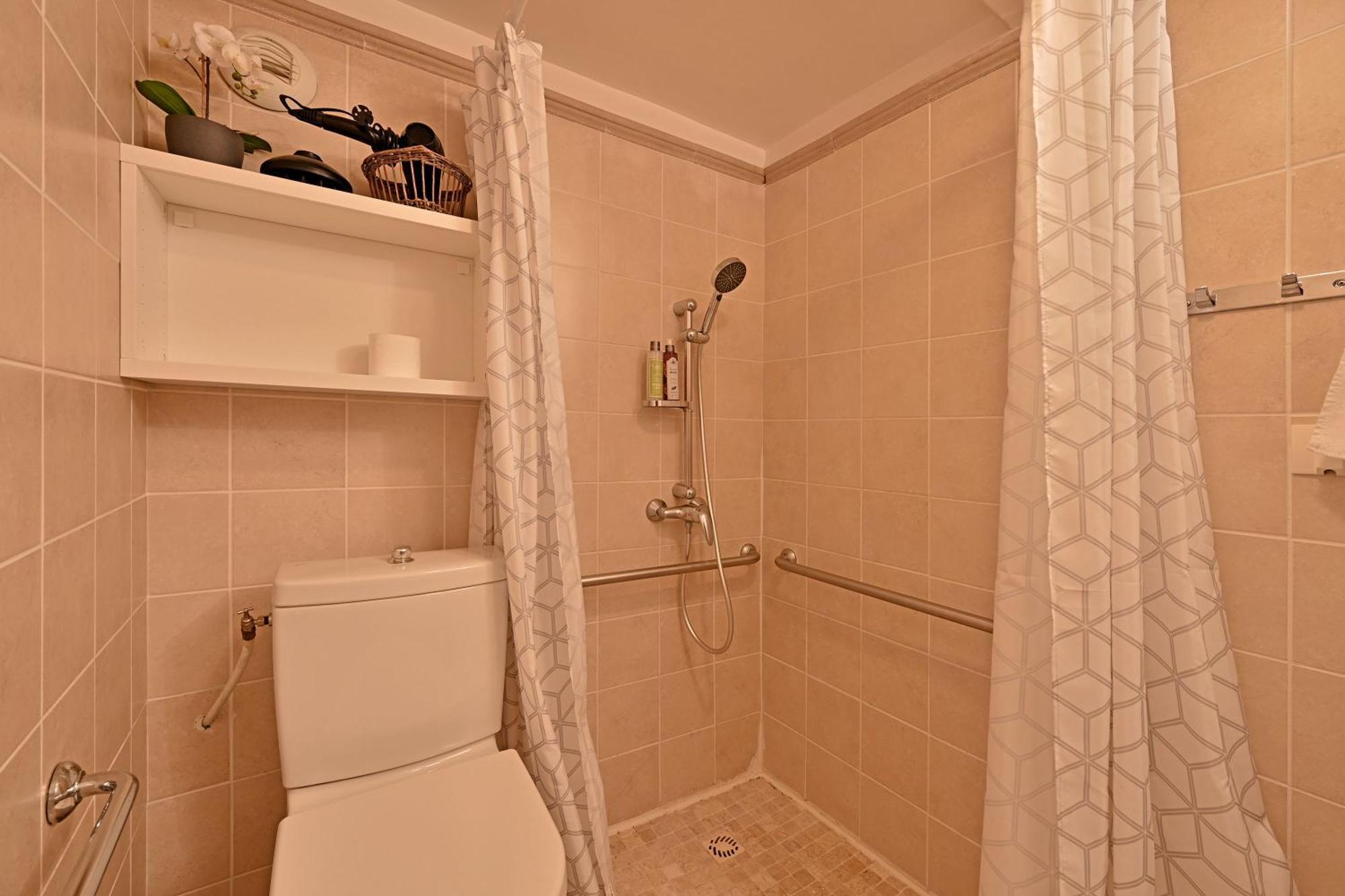 Au Coeur Des Papes, Dans Batisse De Charme Studios & Appartements En Coeur De Ville อาวีญง ภายนอก รูปภาพ