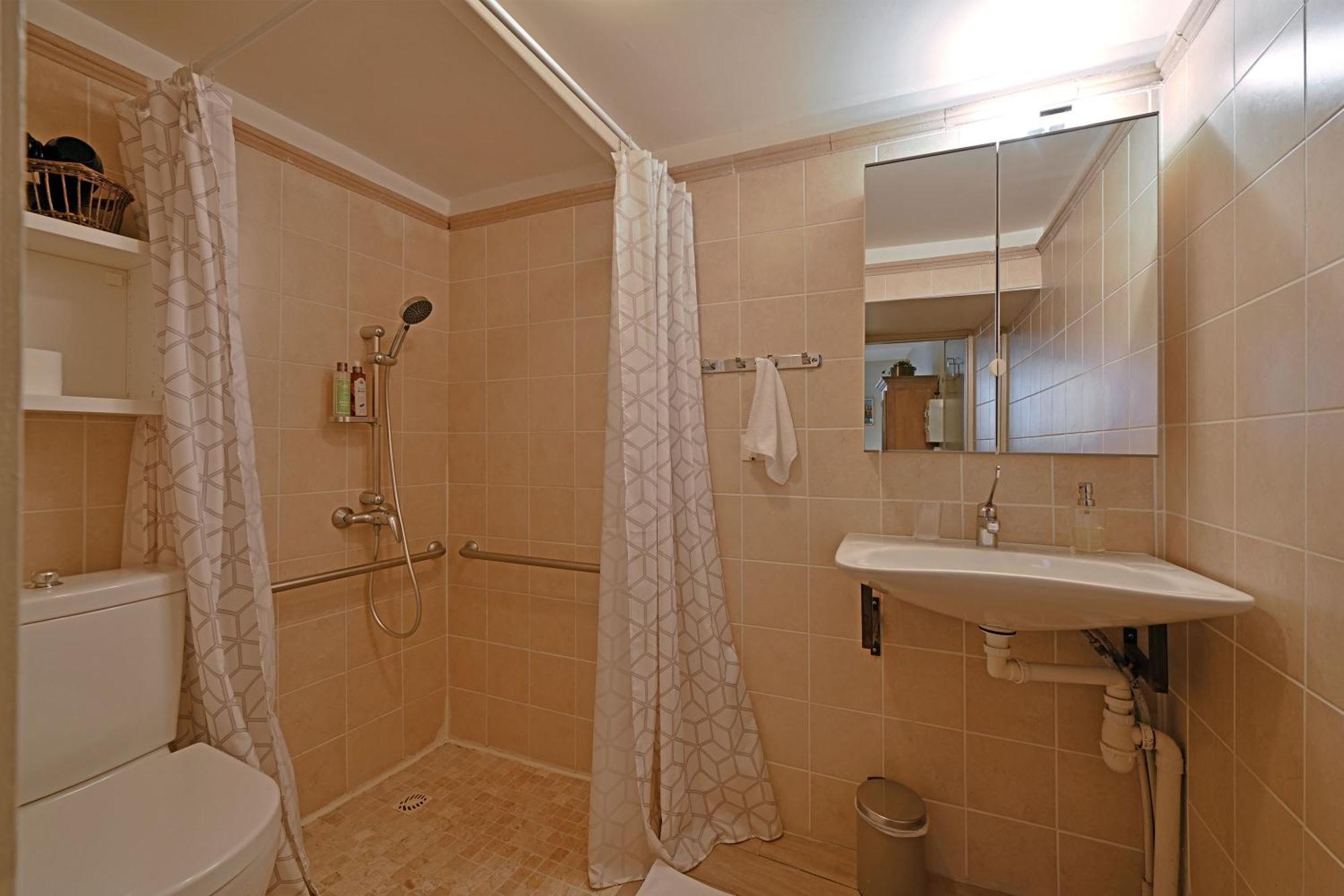 Au Coeur Des Papes, Dans Batisse De Charme Studios & Appartements En Coeur De Ville อาวีญง ภายนอก รูปภาพ