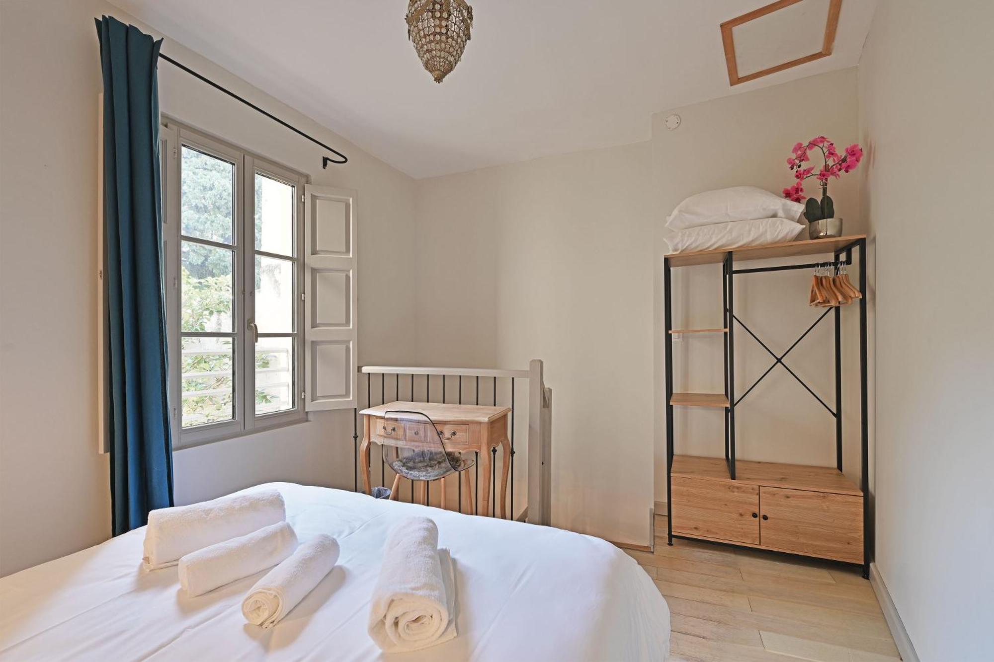Au Coeur Des Papes, Dans Batisse De Charme Studios & Appartements En Coeur De Ville อาวีญง ภายนอก รูปภาพ